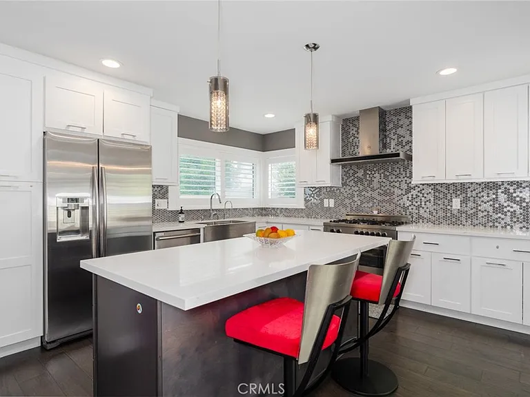 13014 Espinheira Dr — Photo 3