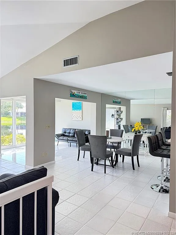 2 bed, 2.0 bath, 1598 sqft, $4,500 — Photo 4