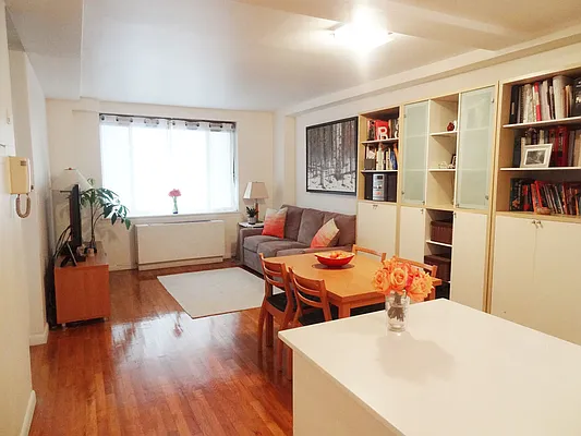 Rented by Capital Realty Investors, Inc | media 21
