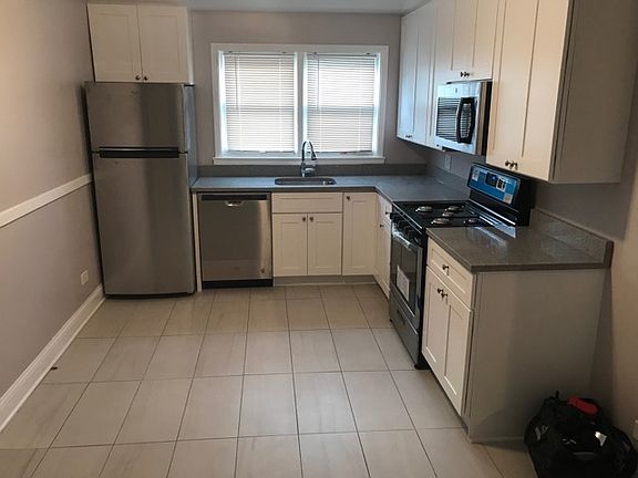 3rd image of 6140 N Richmond St APT 1