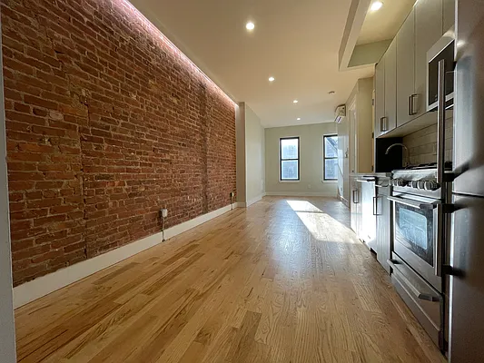 Rented by Affordable Housing Real Estate Corp | media 8