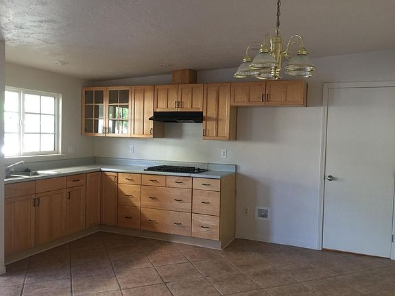 2nd image of 11556 Kagel Canyon St