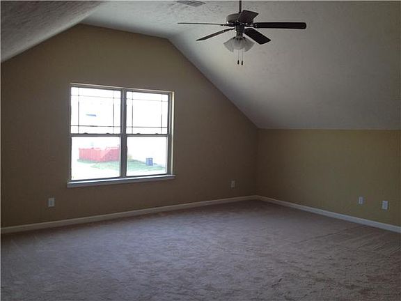 4th image of 926 Caveat Cres Lot 209