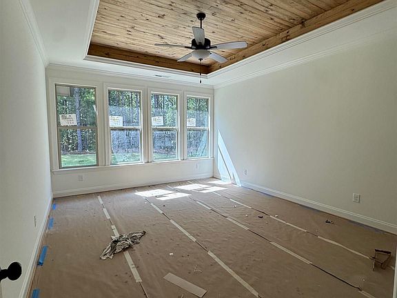 5th image of 139 Glengerry Dr