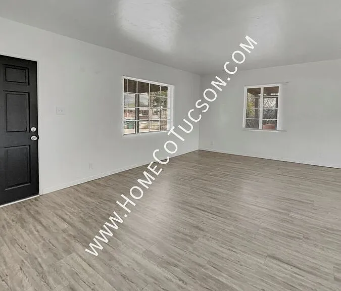 833 W Jacinto St — Photo 15