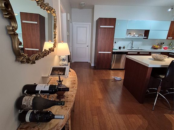5th image of 1015 Patrick Crescent #1702