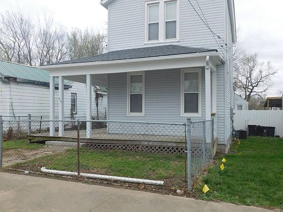2nd image of 612 Cedar St
