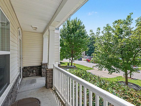 4th image of 222 Switchback St