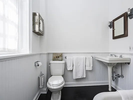 Rented by Sotheby's International Realty | media 42