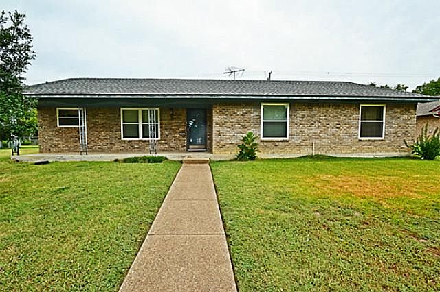 1st image of 405 Stony Creek Dr