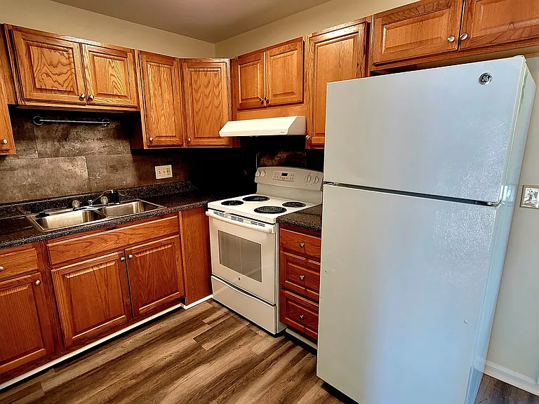 1400 Meridian Ave #12 — Photo 9