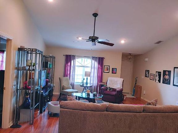2nd image of 2408 Briar Oak Cir