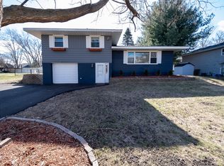 8354 Shadyview Ln N, Maple Grove, MN 55311