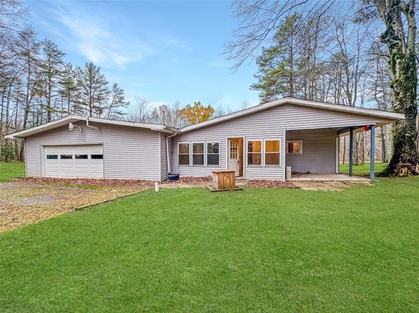 8511 Nissen Dr, Fairview, PA 16415