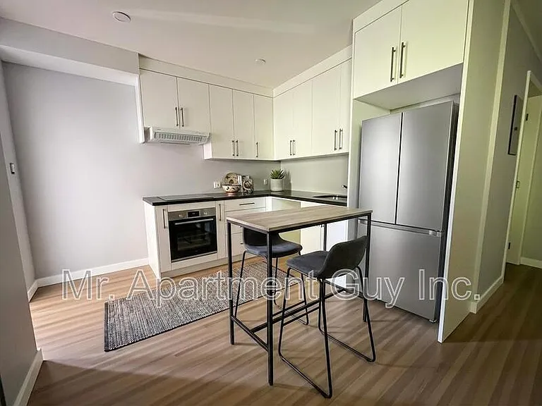 2 Balsam Ave S #14A — Photo 3