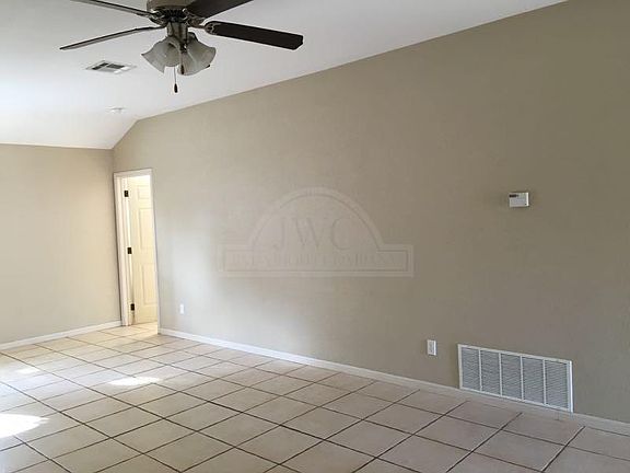 3rd image of 1103 Muelhause St
