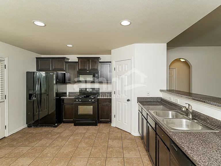2604 W El Dorado St — Photo 5
