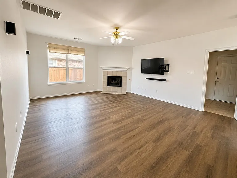 1818 Lake Texoma Cir — Photo 4