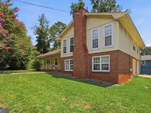 3rd image of 1614 Devon Ct