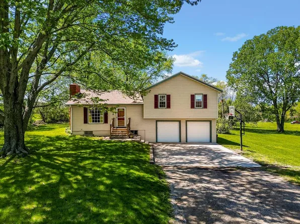 28200 Hospital Dr, Paola, KS 66071