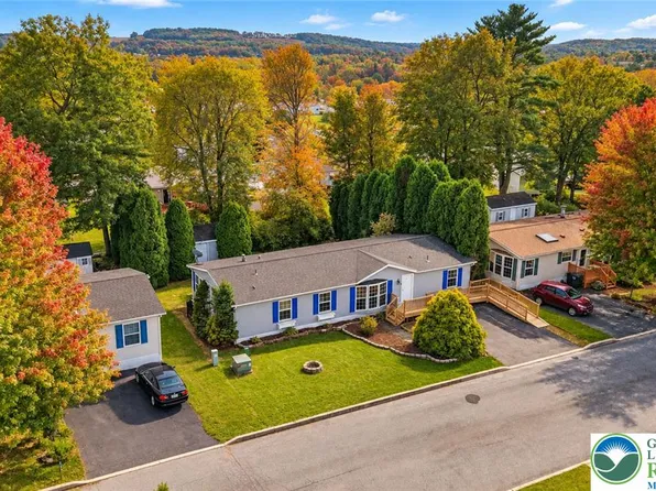 4181 Heritage Ln, Walnutport, PA 18088