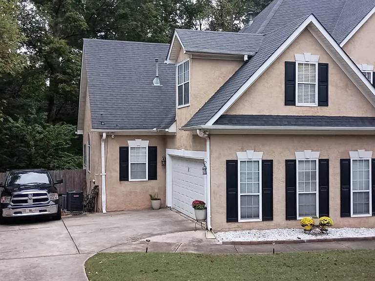 795 Deerwood Dr #B — Photo 1