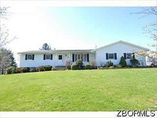 5th image of 370 Skyline Dr