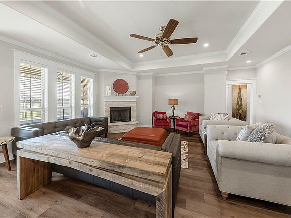 4th image of 15658 Long Creek Ln