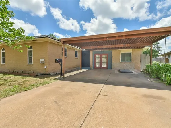 1012 NW 7th Pl, Moore, OK 73160
