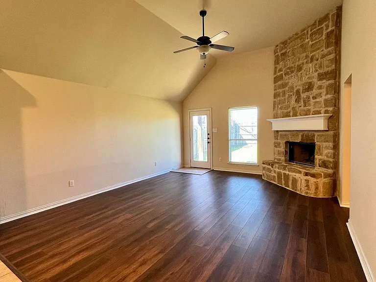 921 Raleigh Path Rd — Photo 15