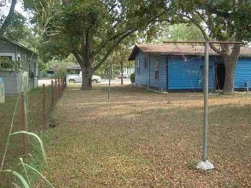 4th image of 2511 SE STEVES AVE