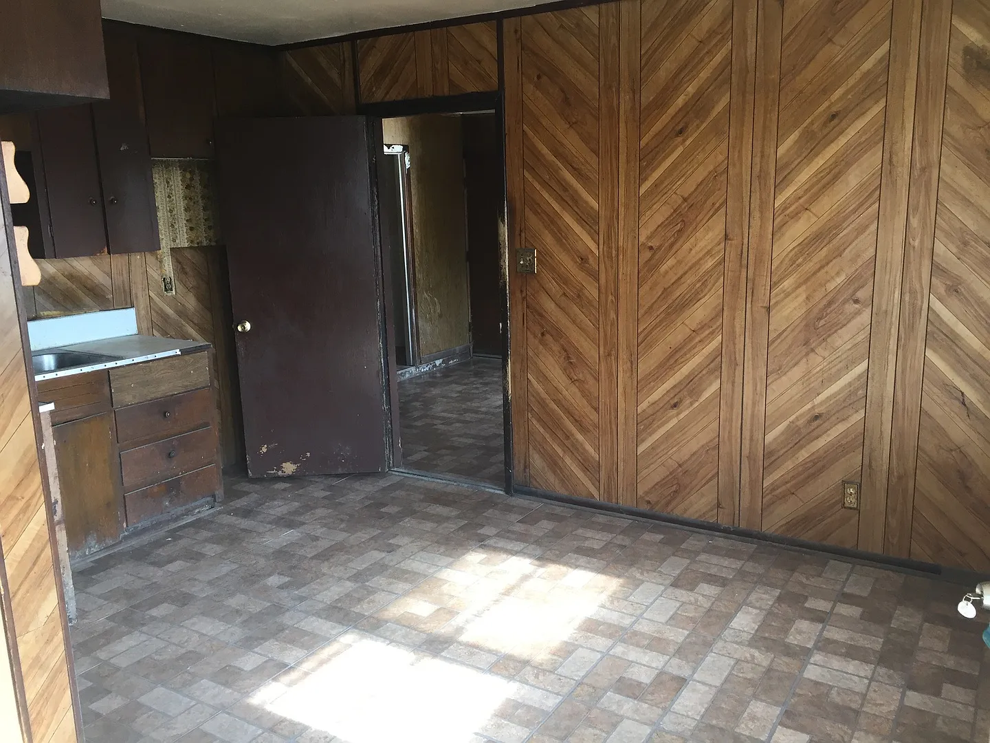 3 bedroom — Photo 2