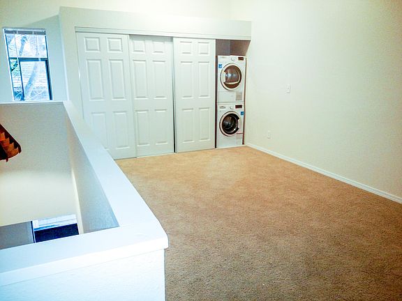 4th image of 5231 22nd Ave NE APT 6