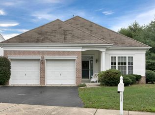 38 Spring Valley Dr, Lakewood, NJ 08701