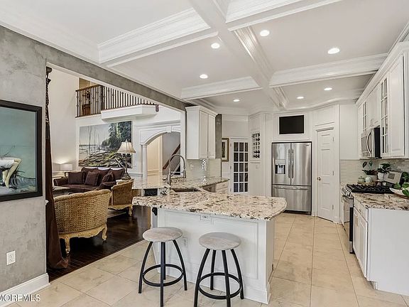 3rd image of 59 Greenwich Dr