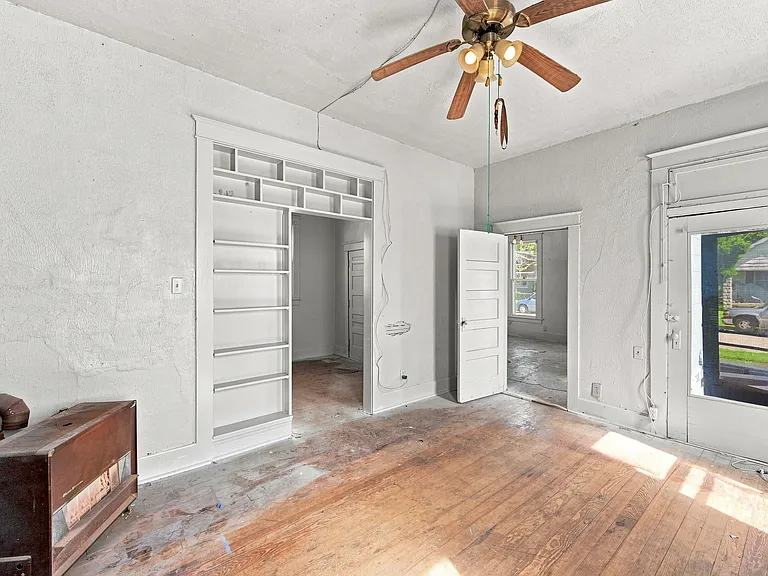 731 E Florida St — Photo 11
