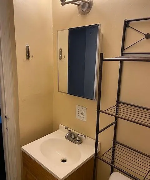 533 E 13th St #2 — Photo 7