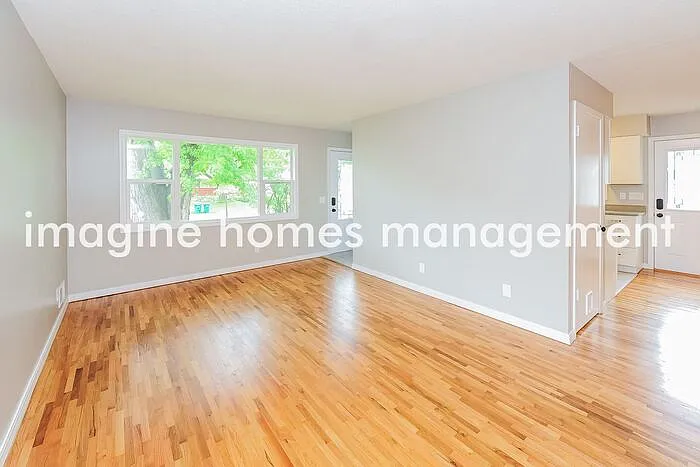 3 bed, 2.0 bath, 1262 sqft, $2,595 — Photo 2