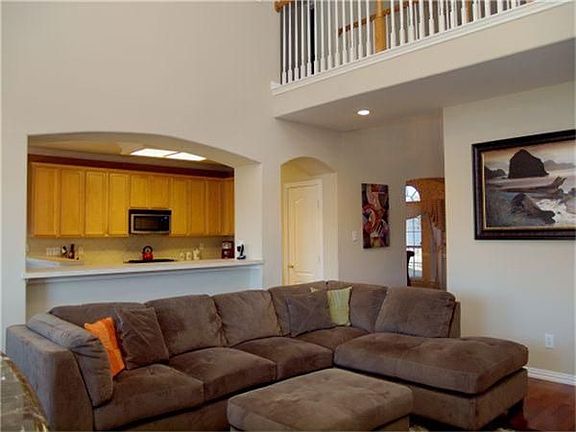 4th image of 9910 Edgewood Manor Ct