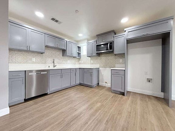 2nd image of 1731 E 68th St #B