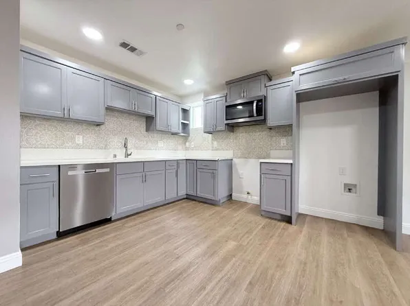 1731 E 68th St, Los Angeles, CA