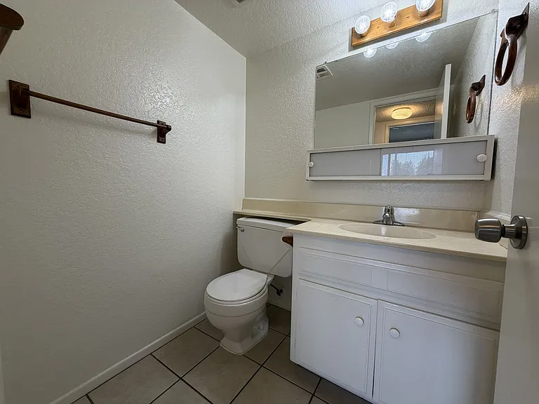 1594 Christopher Ln — Photo 24
