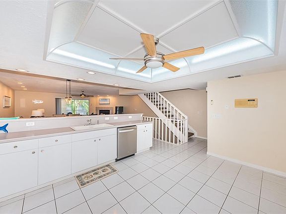 4th image of 1109 Pinellas Bayway S APT 205