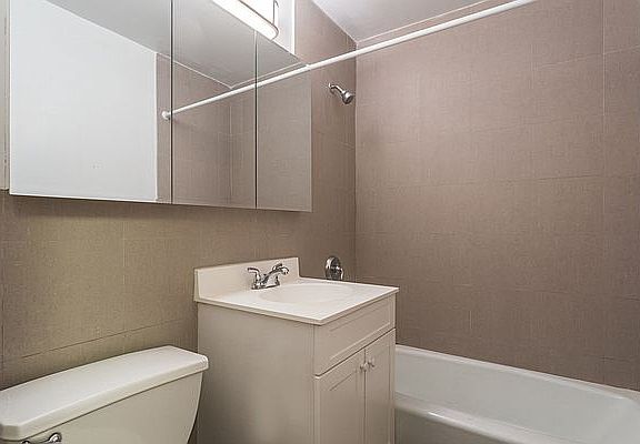 5th image of 31 E 31st St APT 5F