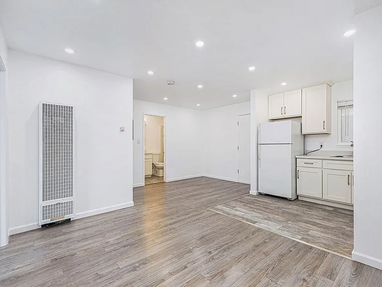 Montecito Ave 137 — Photo 17