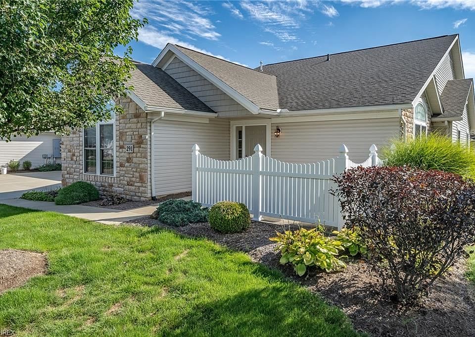 1st image of 291 Woodbury Cir