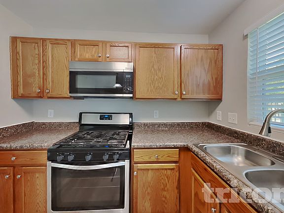 5th image of 4065 Alicia Ln
