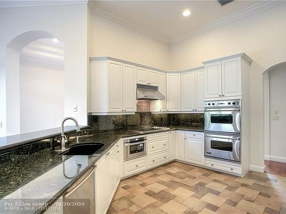 5th image of 11075 Blue Palm St