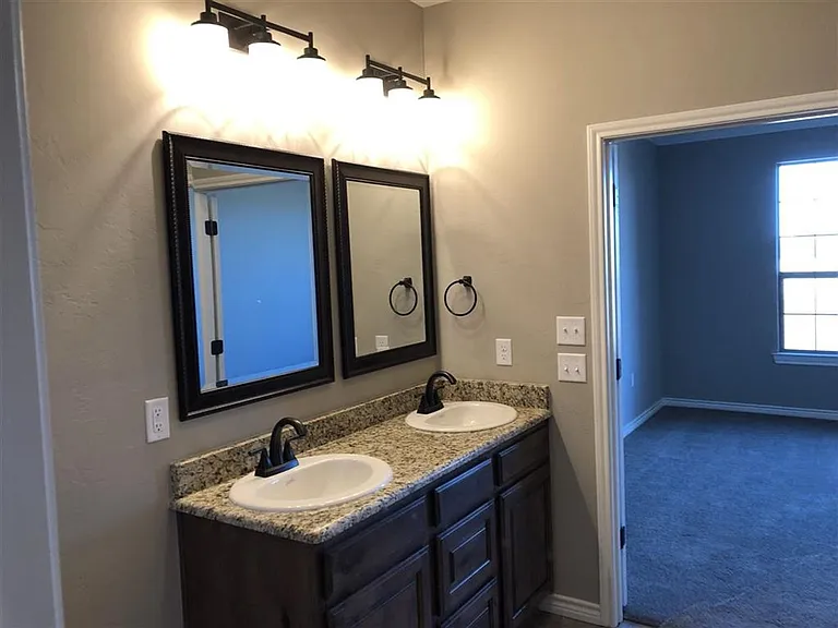 407 N Mountain Meadow Dr — Photo 7