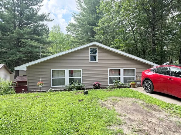 518 Saginaw St, Harrison, MI 48625